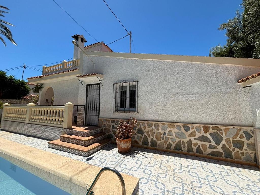 Villa Con Piscina A 5 Min A Pie De La Playa Y Pau5 Кампелло Экстерьер фото